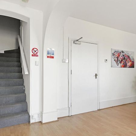 Stunning Studio Flat With Free On-Street Parking! Plumstead  Exterior foto