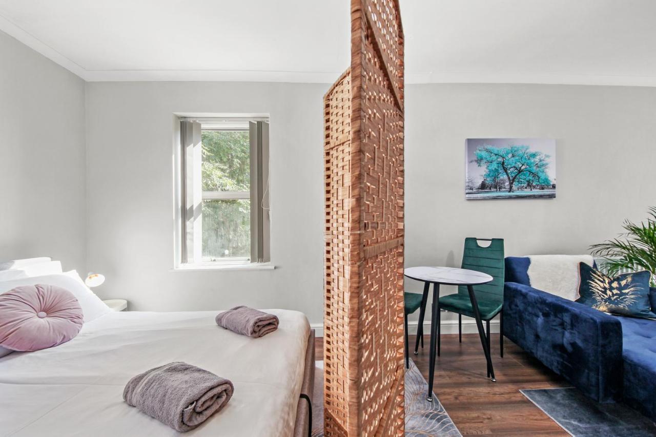 Stunning Studio Flat With Free On-Street Parking! Plumstead  Exterior foto