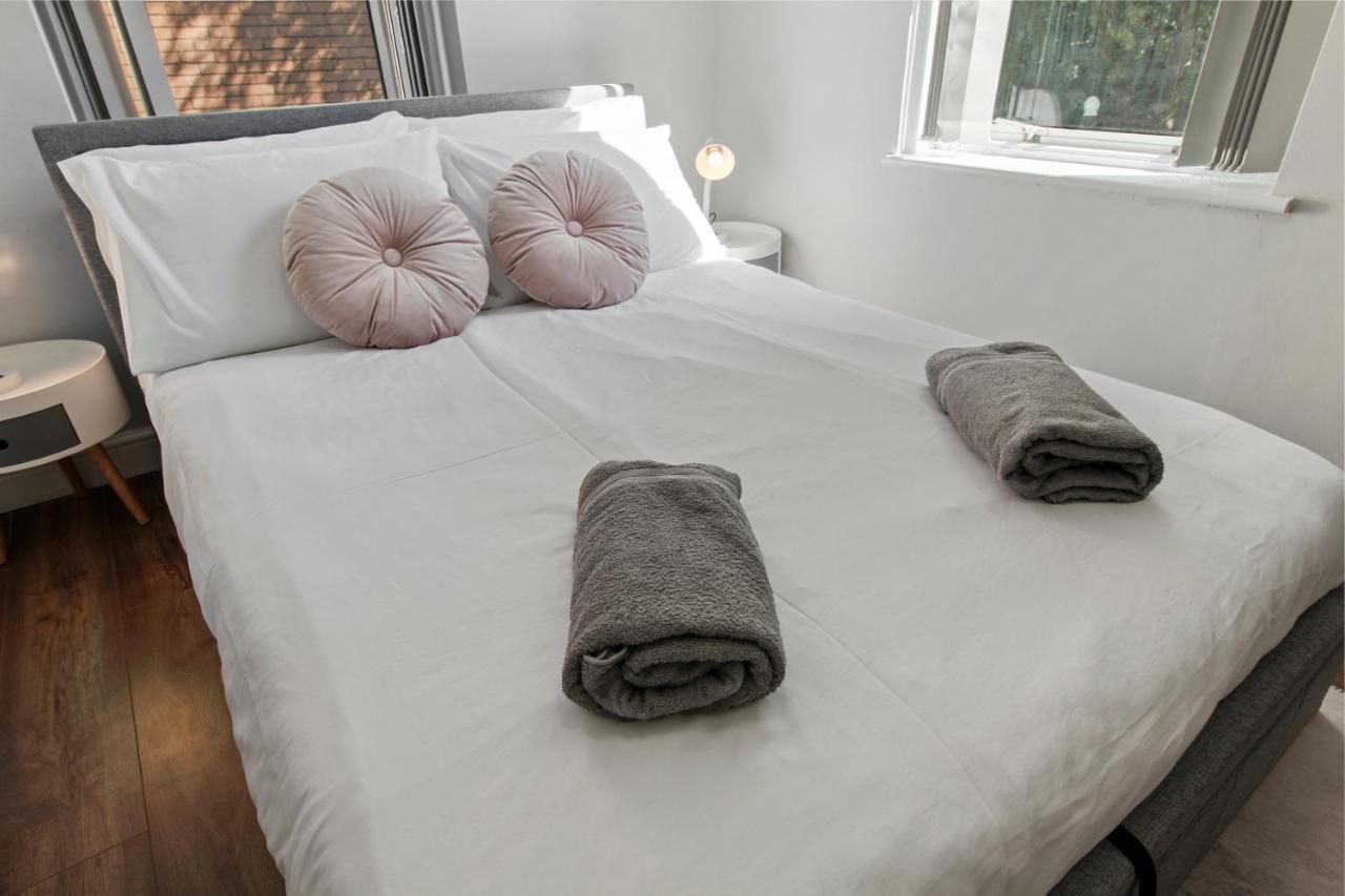 Stunning Studio Flat With Free On-Street Parking! Plumstead  Exterior foto