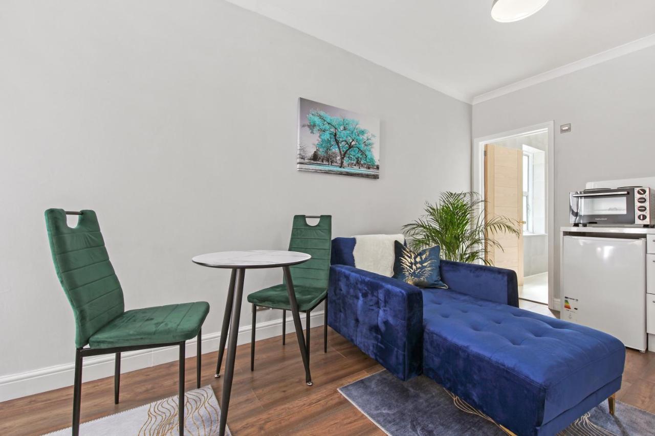 Stunning Studio Flat With Free On-Street Parking! Plumstead  Exterior foto