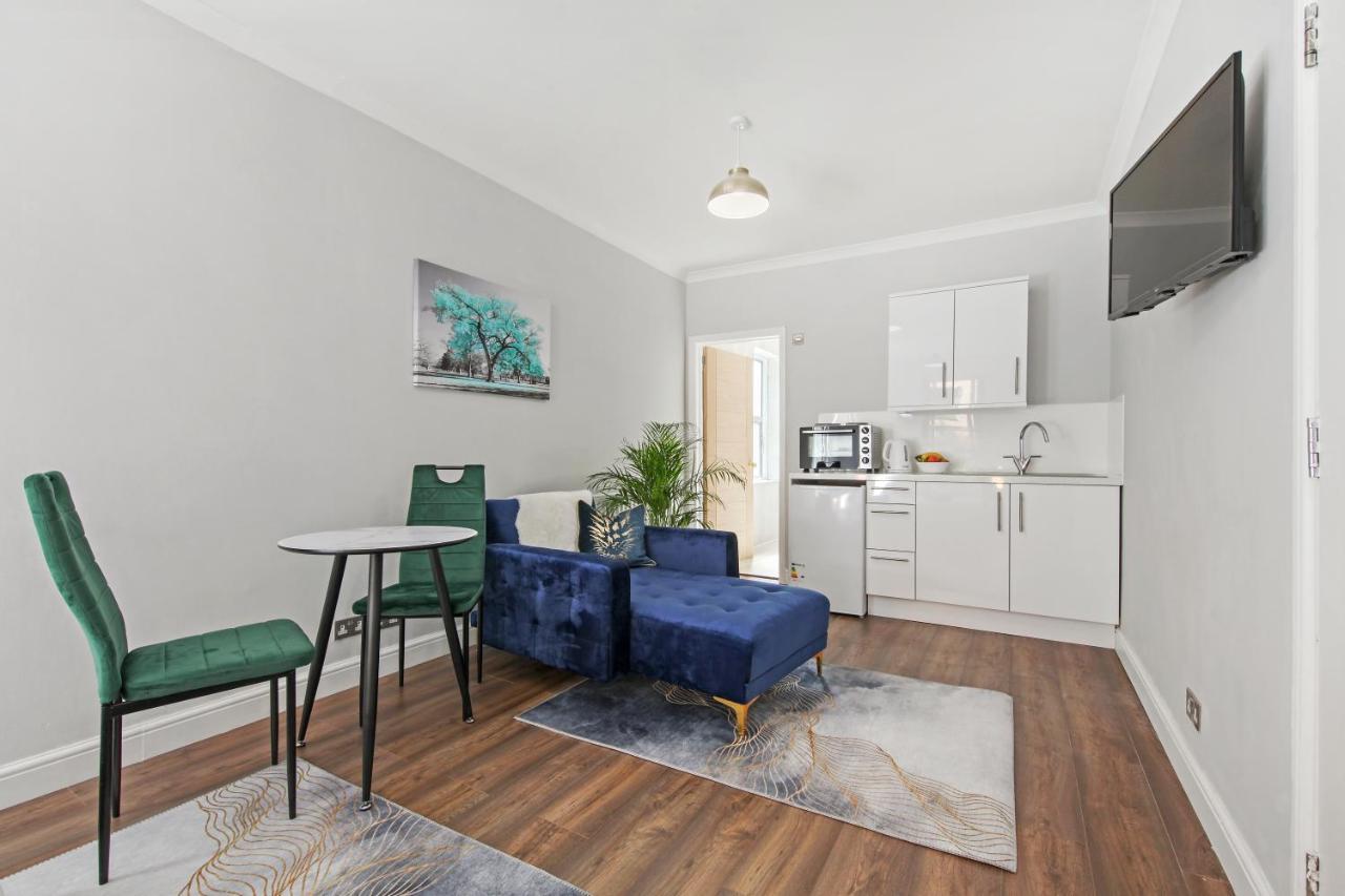 Stunning Studio Flat With Free On-Street Parking! Plumstead  Exterior foto